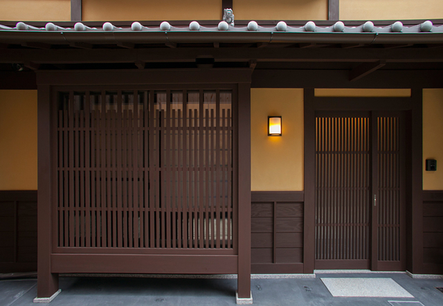 住み(墨)色の町家